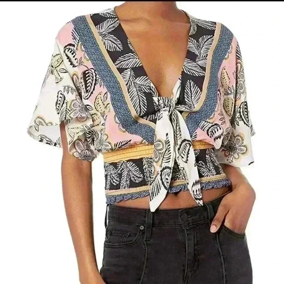 NWT  Angie tie front floral shirt with elastic women L - Picture 3 of 7